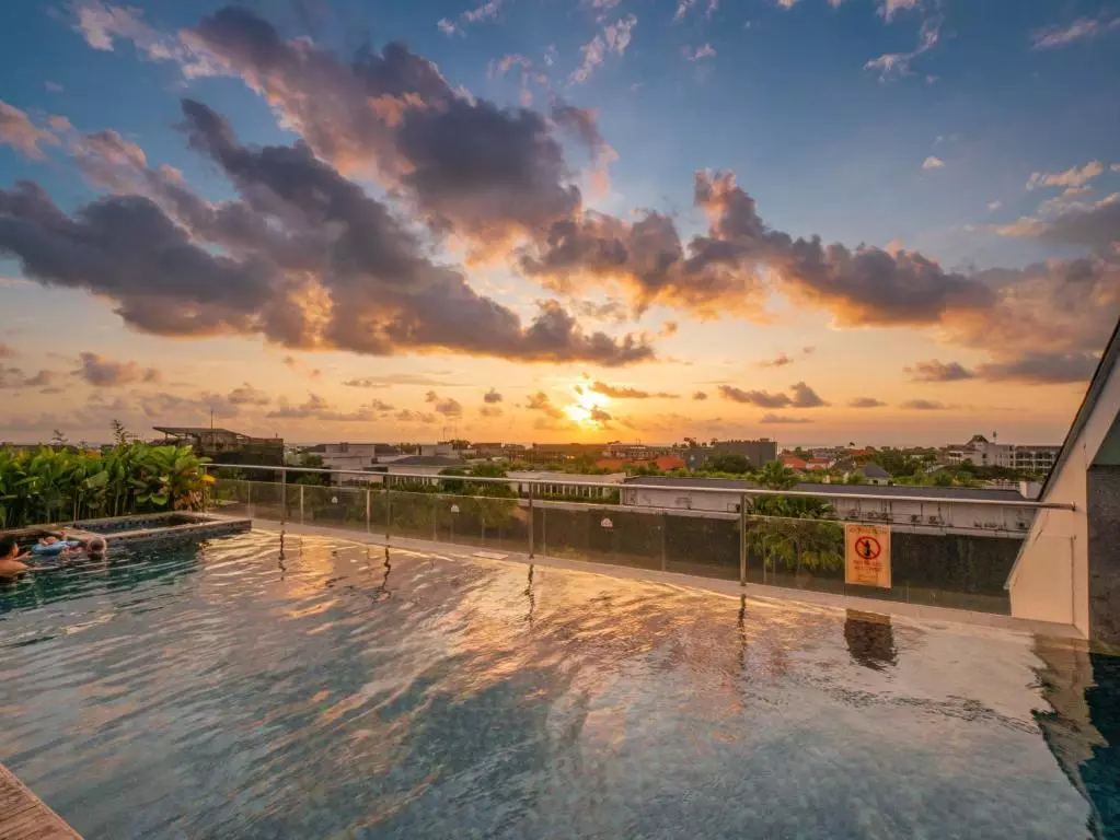 Jambuluwuk Oceano Seminyak Hotel